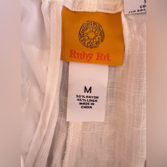 Ruby Rd Capri Pants M Ivory Elastic Waist Pockets Cottage Core Beachy Casual - Picture 6 of 15